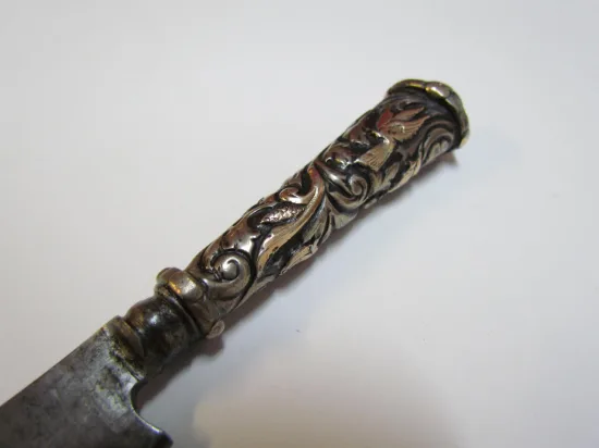 Lote: 125 - Lote: 125 - Cuchillo verijero