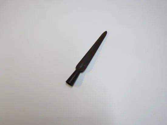 Lote: 225 - Lote: 225 - Punta de lanza