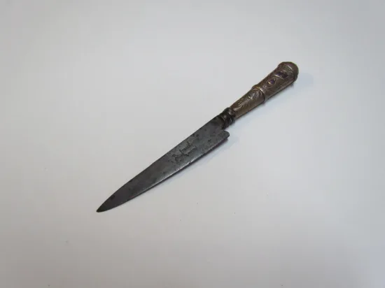 Lote: 128 - Lote: 128 - Cuchillo verijero