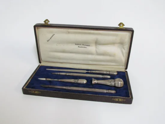 Lote: 178 - Lote: 178 - Juego escritorio