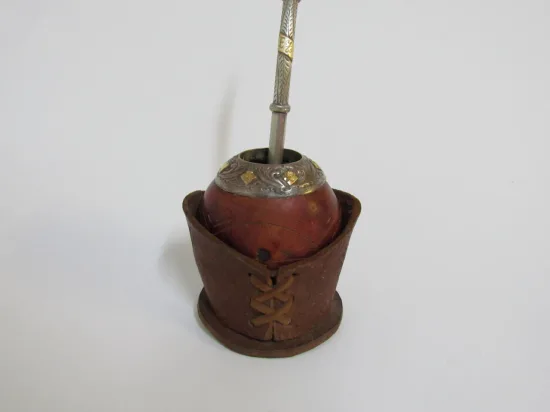 Lote: 55 - Lote: 55 - Mate y bombilla