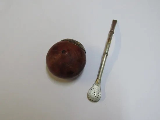 Lote: 55 - Lote: 55 - Mate y bombilla