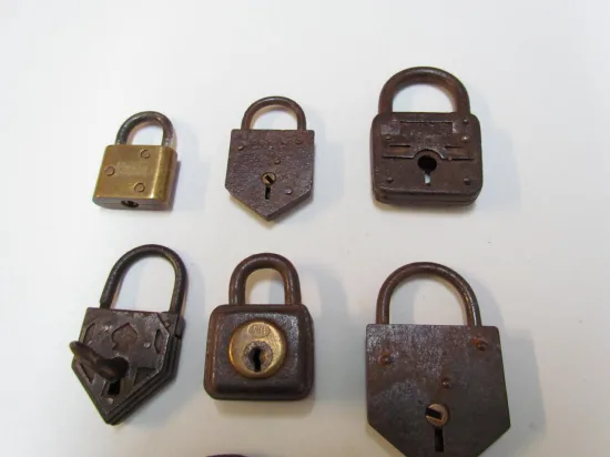 https://www.moralescolombo.uy/wp-content/uploads/2025/11/foto-i14479f4-20251120215900733-550x412.webp Lote: 241 - Lote: 241 - Candados