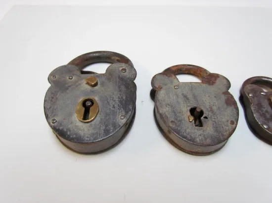 https://www.moralescolombo.uy/wp-content/uploads/2025/11/foto-i14486f3-20251120220204291-550x412.webp Lote: 248 - Lote: 248 - Candados