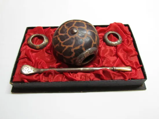 Lote: 50.B - Lote: 50.B - Mate galleta y bombilla