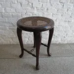 Lote: 36 - Lote: 36 - Banquito estilo danes.