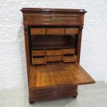 Lote: 55 - Lote: 55 - Mueble secreter
