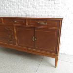 Lote: 24 - Lote: 24 - Cómoda