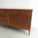Lote: 24 - Lote: 24 - Cómoda