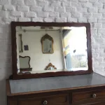 Lote: 25 - Lote: 25 - Cómoda y espejo