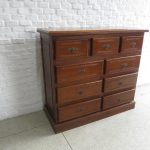 Lote: 27 - Lote: 27 - Cómoda