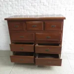 Lote: 27 - Lote: 27 - Cómoda