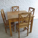 Lote: 58 - Lote: 58 - Mesa y sillas