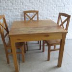 Lote: 58 - Lote: 58 - Mesa y sillas