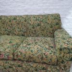 Lote: 85 - Lote: 85 - Sillón y puff