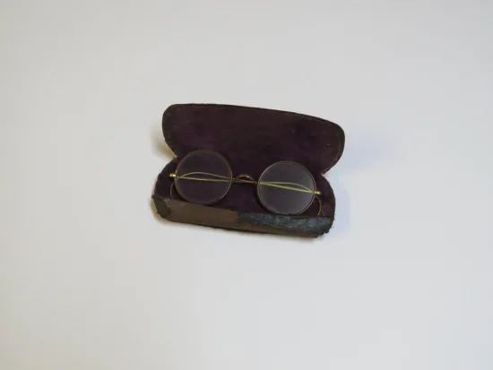 Lote: 77 - Lote: 77 - Gafas