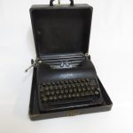 Lote: 117 - Lote: 117 - Maquina de escribir