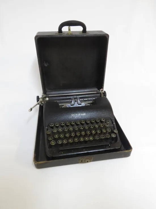 Lote: 117 - Lote: 117 - Maquina de escribir