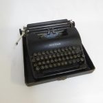 Lote: 117 - Lote: 117 - Maquina de escribir
