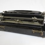 Lote: 117 - Lote: 117 - Maquina de escribir