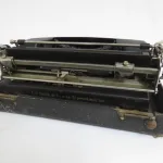 Lote: 117 - Lote: 117 - Maquina de escribir