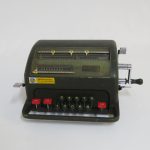 Lote: 55 - Lote: 55 - Calculadora macánica