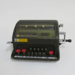 Lote: 55 - Lote: 55 - Calculadora macánica
