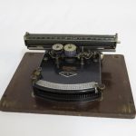 Lote: 118 - Lote: 118 - Máquina de escribir