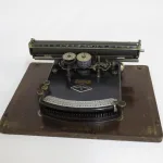 Lote: 118 - Lote: 118 - Máquina de escribir