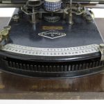 Lote: 118 - Lote: 118 - Máquina de escribir