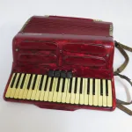 Lote: 58 - Lote: 58 - Acordeón a piano