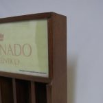 Lote: 66 - Lote: 66 - Exhibidor