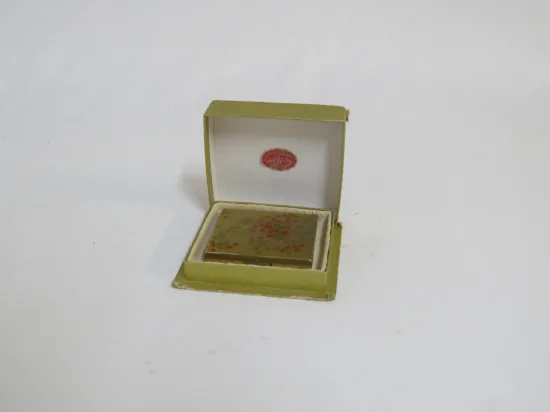 Lote: 107 - Lote: 107 - Maquillaje